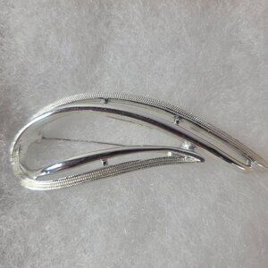 Vintage Silver Tone Sarah Classic Coventry Elegant Curved Teardrop Brooch Pin